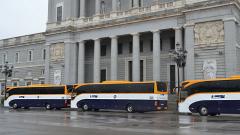 Autobuses de Monbus no Palacio Real de Madrid