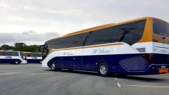 autobusos de Monbus estacionats