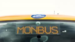 Letreiro luminoso no frontal dun autobús de Monbus