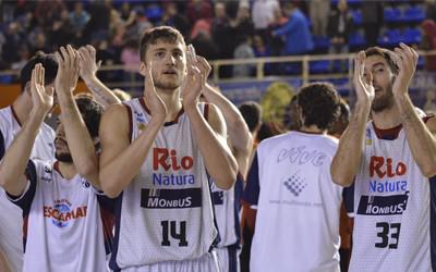 Celebració de l’equip de basquet Rio Natura Monbus Obradoiro