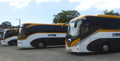 Autobusos de la flota Monbus a la seva base de Ferrol
