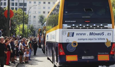 Autobuses de Monbus durante un servicio en Madrid