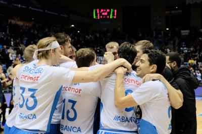 Players of Monbus Obradoiro embraced before the victory
