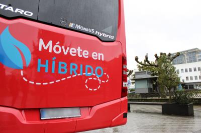 Traseira do novo autobús híbrido de Urbanos de Lugo