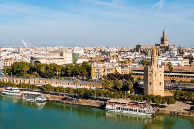 Vistas de Sevilla dende o río