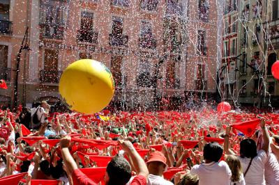 Chupinazo de comezo das festas de San Fermín en Pamplona
