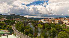 Vista da ponte romana sobre o río Miño na cidade de Ourense