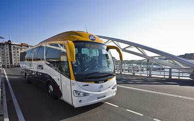 Viajar en autobús de Monbus desde A Coruña a Pontevedra